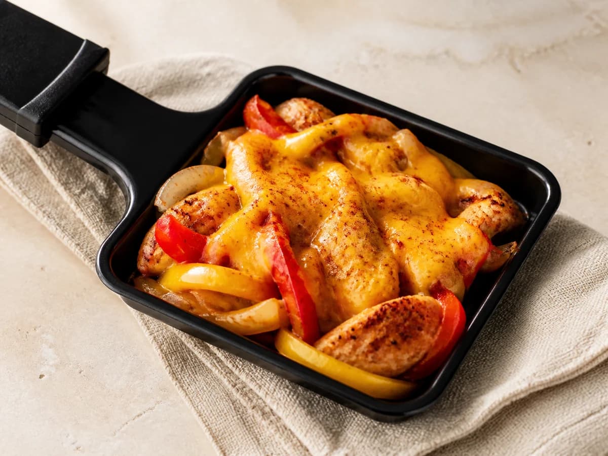 Fajita-Pfännchen frisch zubereitet im Raclette-Pfännchen
